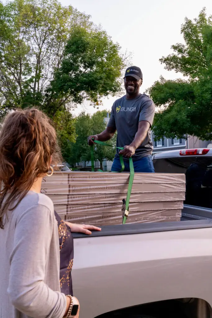 Bungii delivery pro unloading tile for a customer